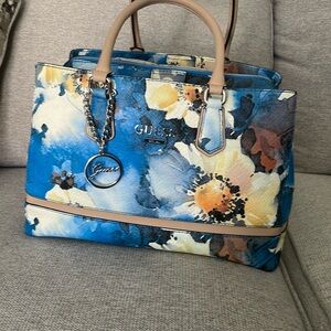 Selling a guess bag